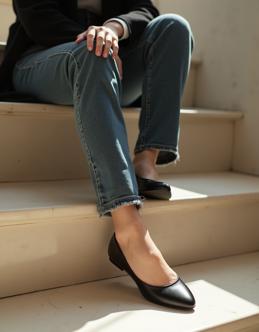 Théa Paris — ballet flats classic black worn, lifestyle